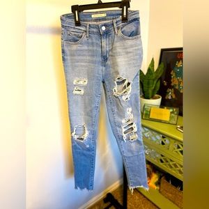 Levi’s stretch ripped Jean